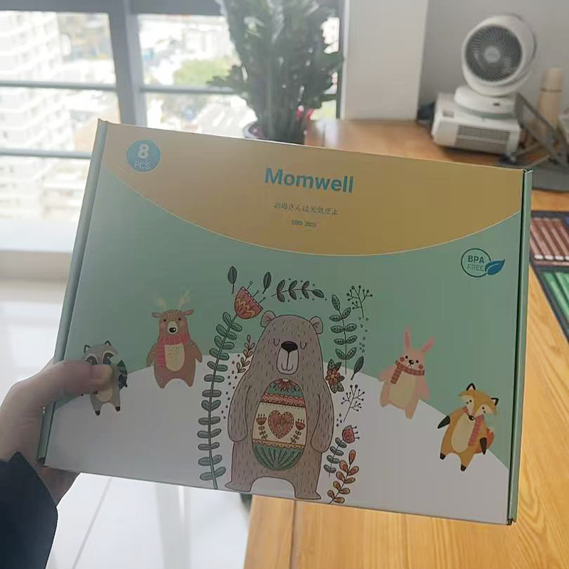 Momwell Set Alat Makan Silikon Bayi 8 in 1 Kado Melahirkan Baby Gift Set - Gambar 5