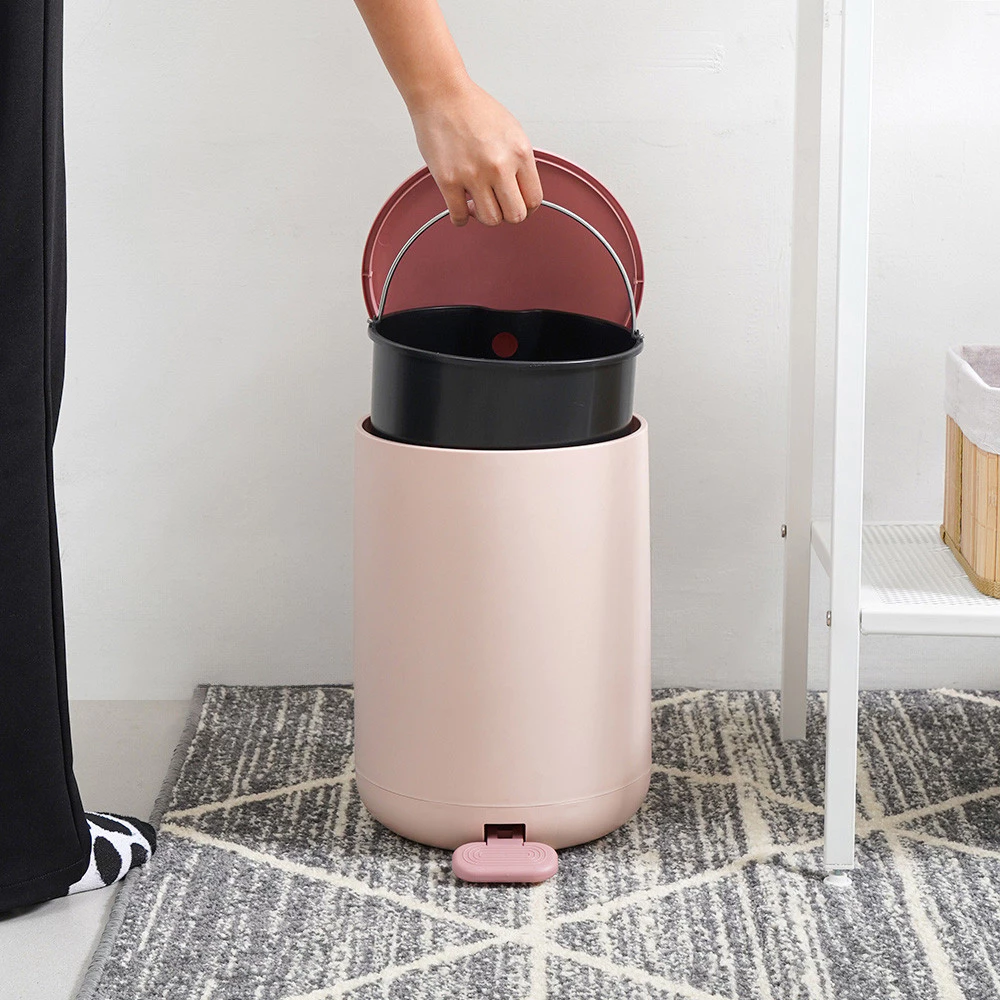 Informa Milo Tempat Sampah Pedal Plastik 8 Liter Pink Desain Ringkas Higienis - Gambar 3